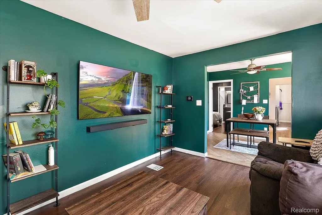 28828 Galloway Street Roseville City MI 48066