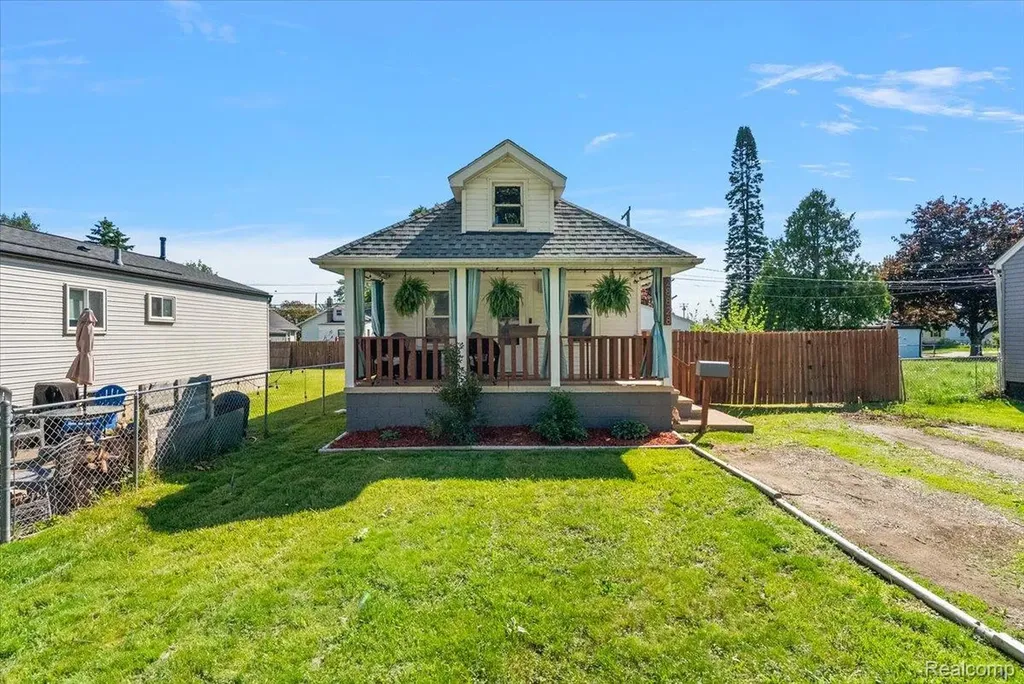 28828 Galloway Street Roseville City MI 48066