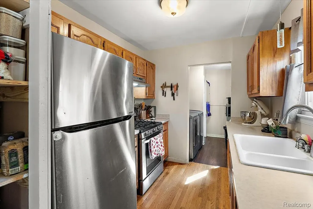 28828 Galloway Street Roseville City MI 48066
