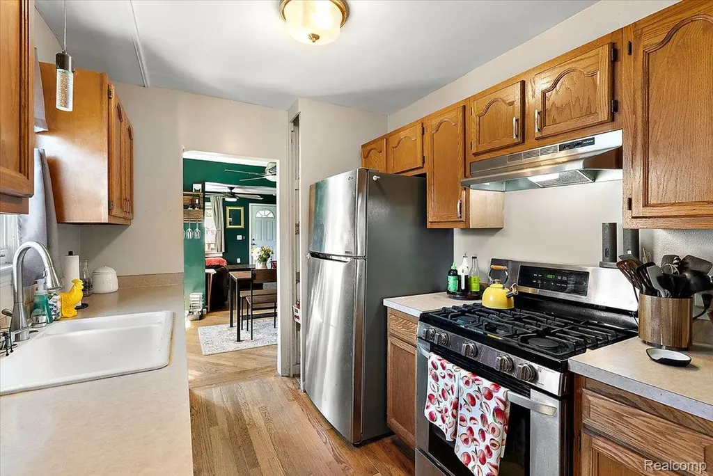 28828 Galloway Street Roseville City MI 48066