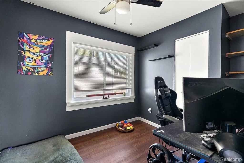 28828 Galloway Street Roseville City MI 48066