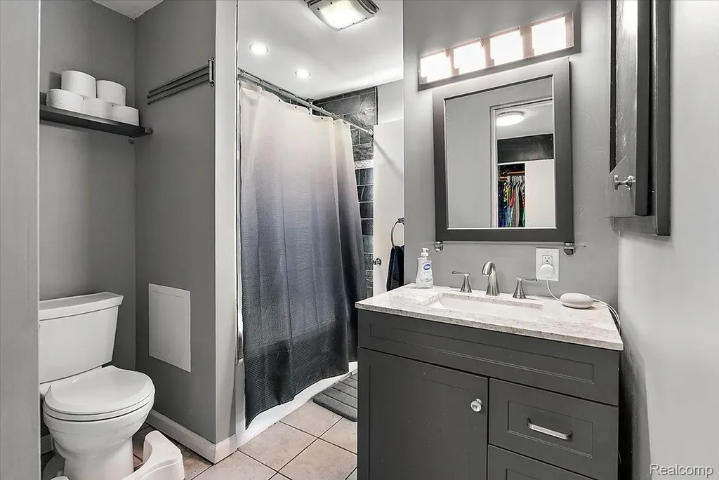 28828 Galloway Street Roseville City MI 48066