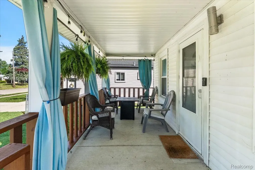 28828 Galloway Street Roseville City MI 48066