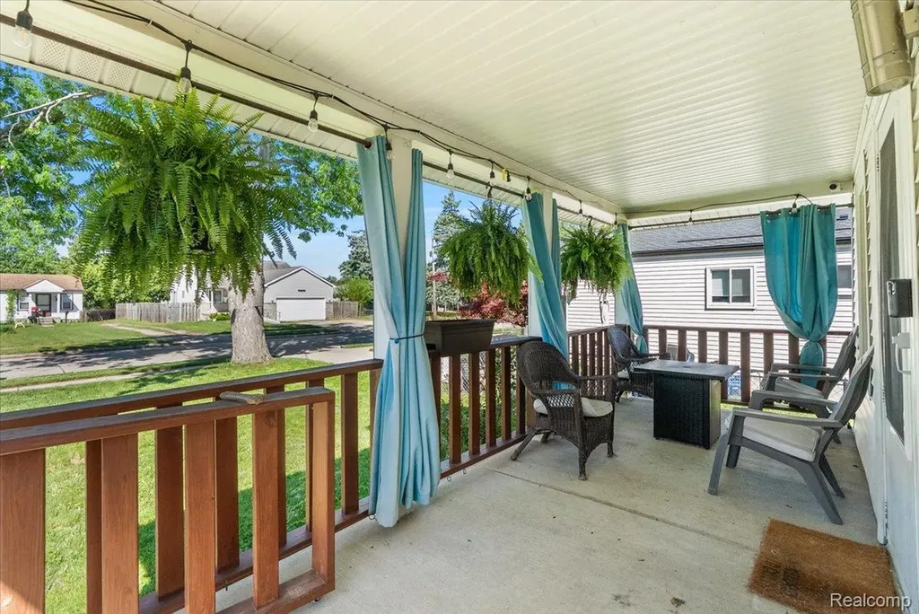 28828 Galloway Street Roseville City MI 48066