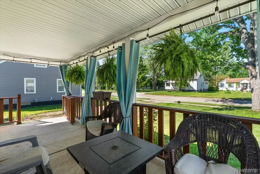 28828 Galloway Street Roseville City MI 48066