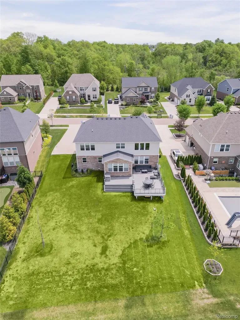 24503 Scenic Drive Lyon Charter Township MI 48178