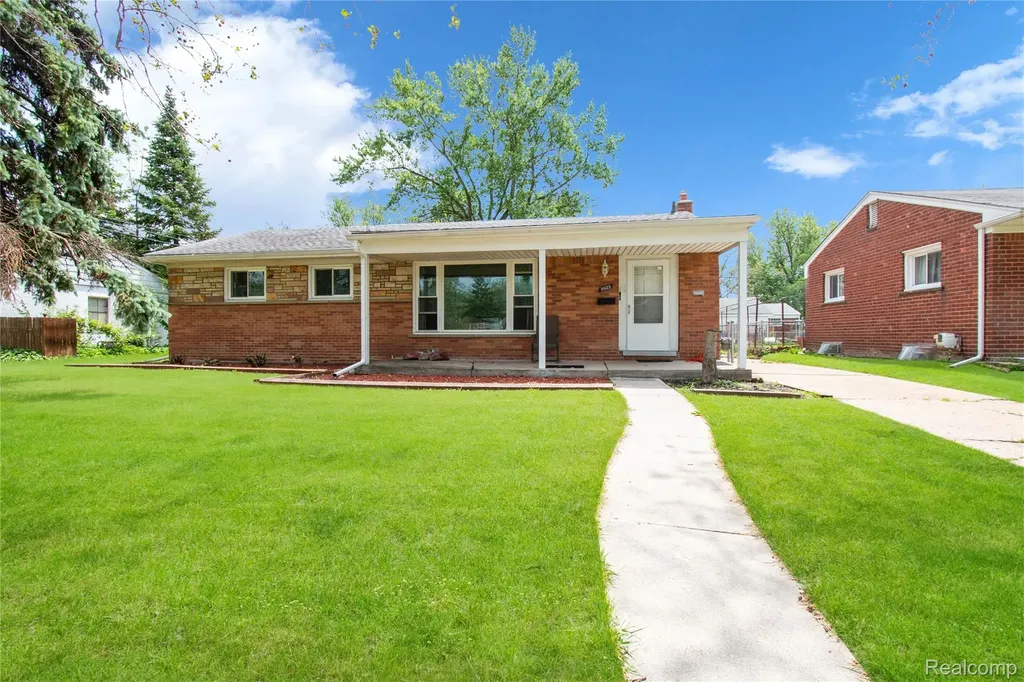 3822 Rome Avenue Warren City MI 48091
