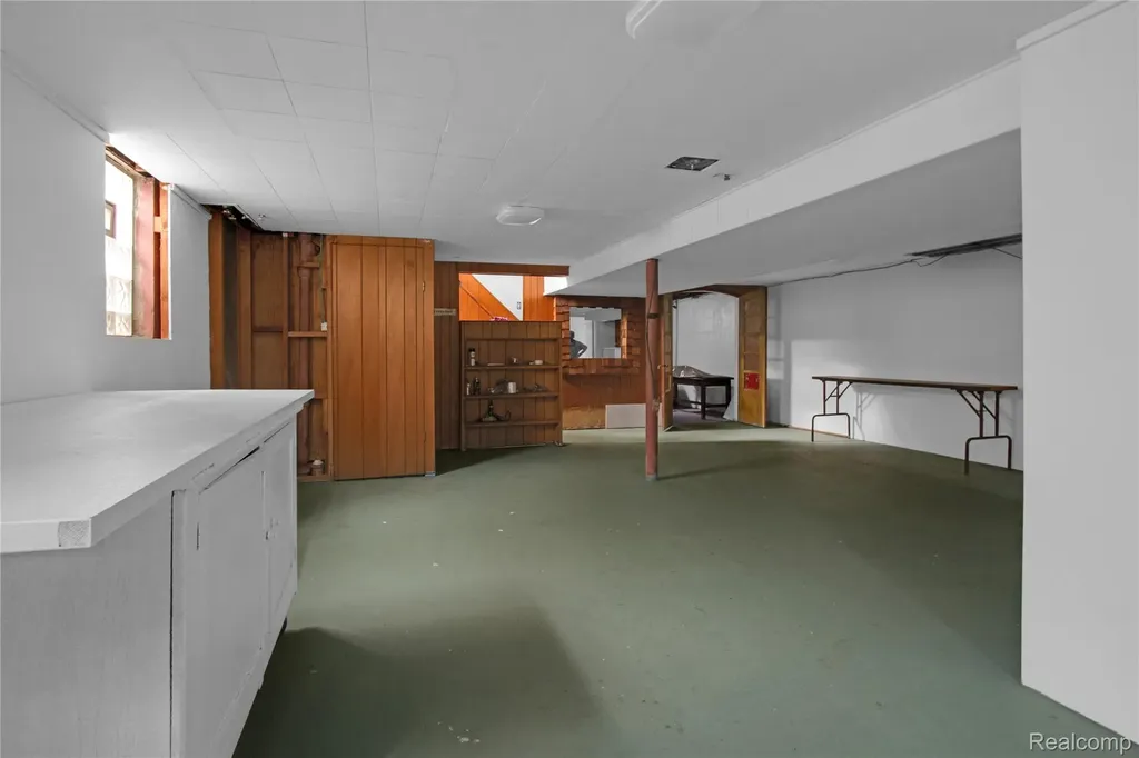 3822 Rome Avenue Warren City MI 48091
