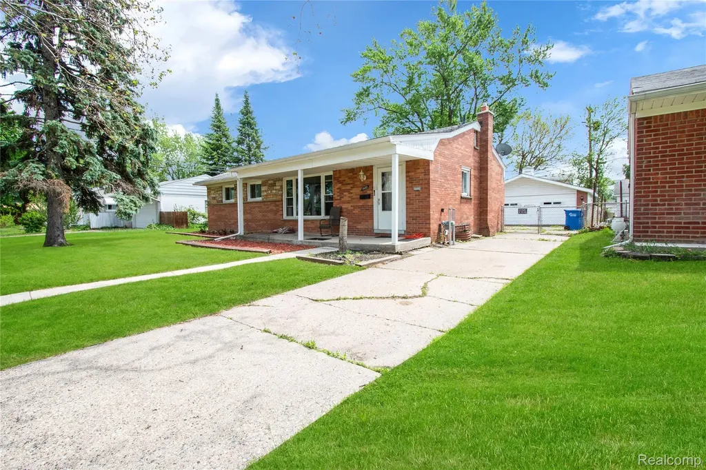 3822 Rome Avenue Warren City MI 48091