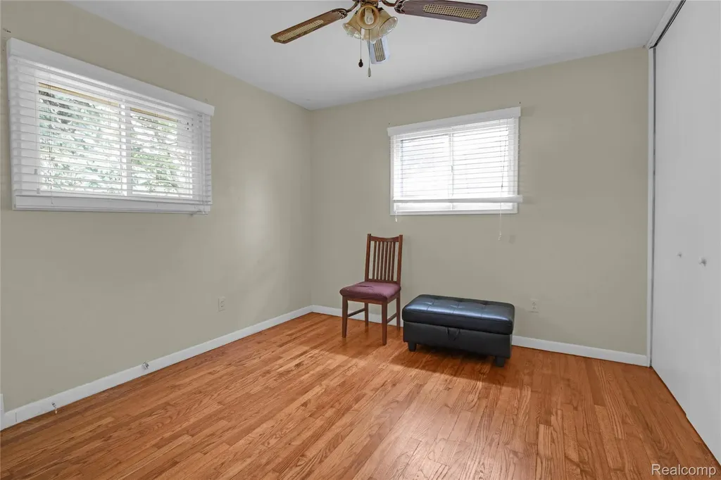 3822 Rome Avenue Warren City MI 48091