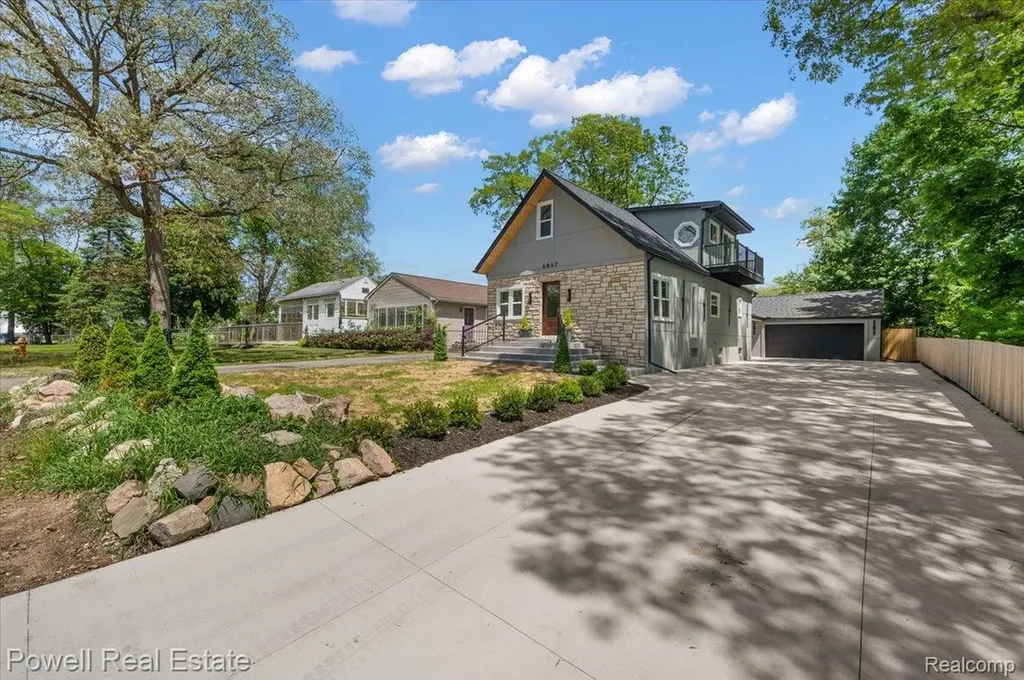 6837 Hatchery Road Waterford Charter Township MI 48327