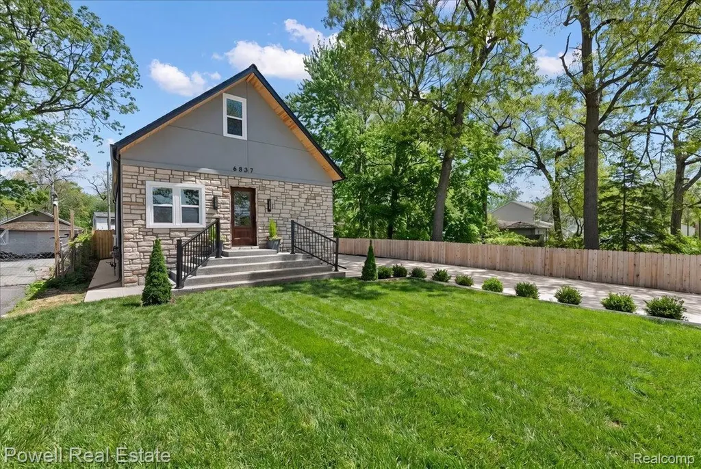 6837 Hatchery Road Waterford Charter Township MI 48327