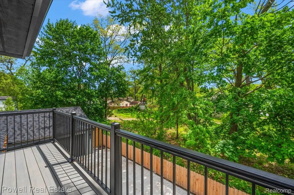 6837 Hatchery Road Waterford Charter Township MI 48327