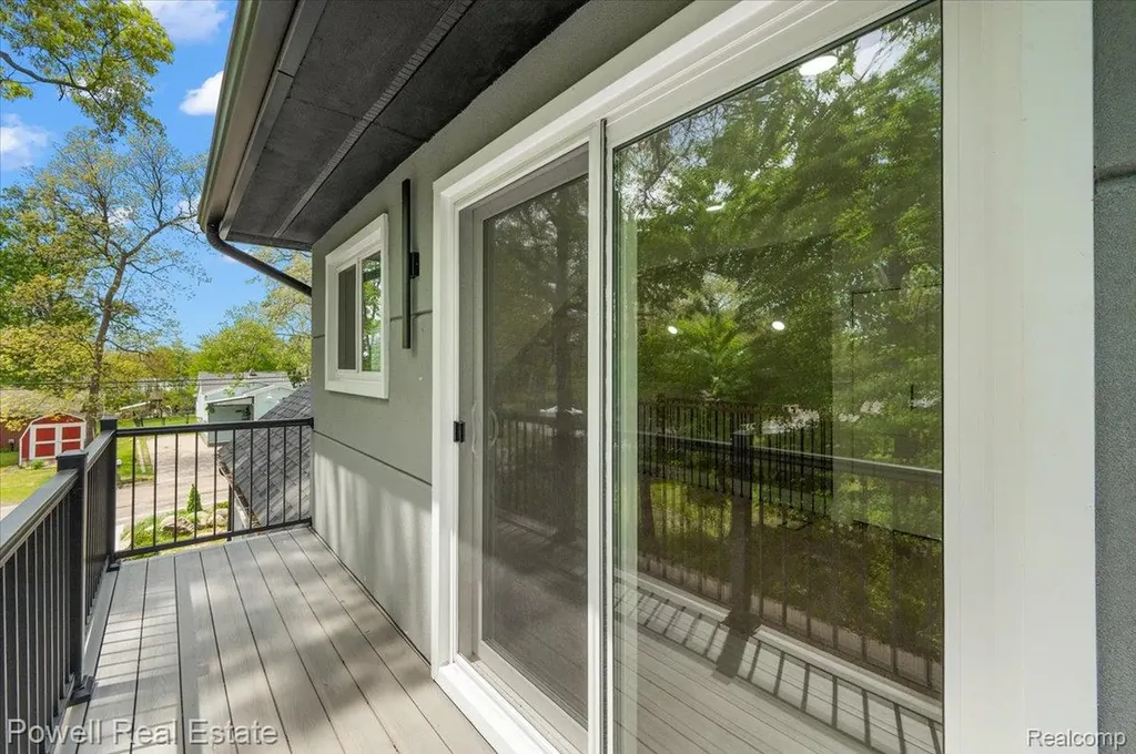6837 Hatchery Road Waterford Charter Township MI 48327