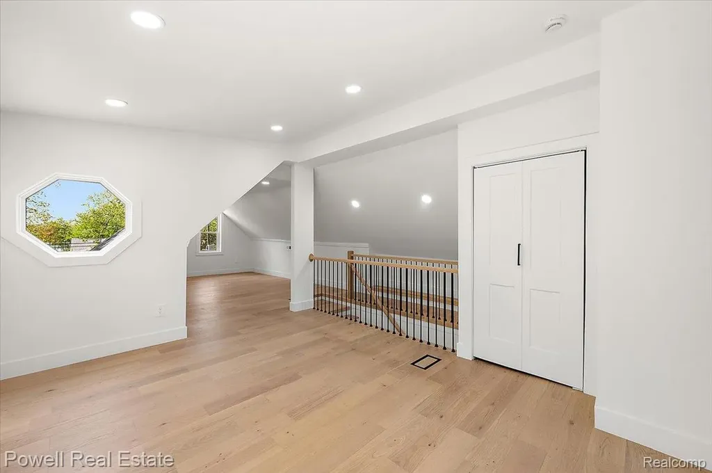 6837 Hatchery Road Waterford Charter Township MI 48327