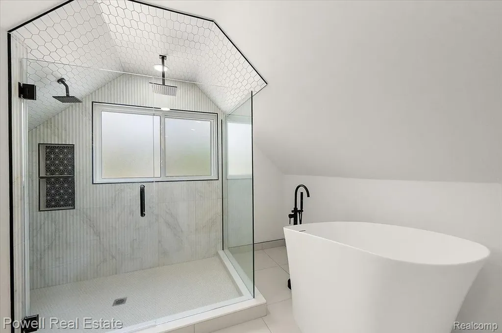 6837 Hatchery Road Waterford Charter Township MI 48327