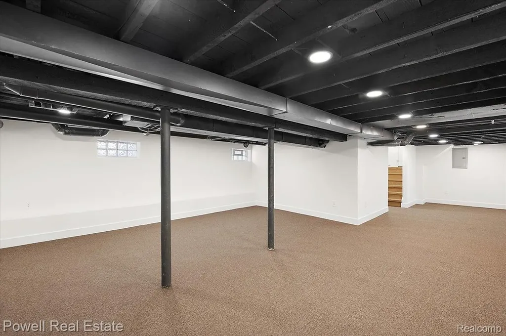 6837 Hatchery Road Waterford Charter Township MI 48327