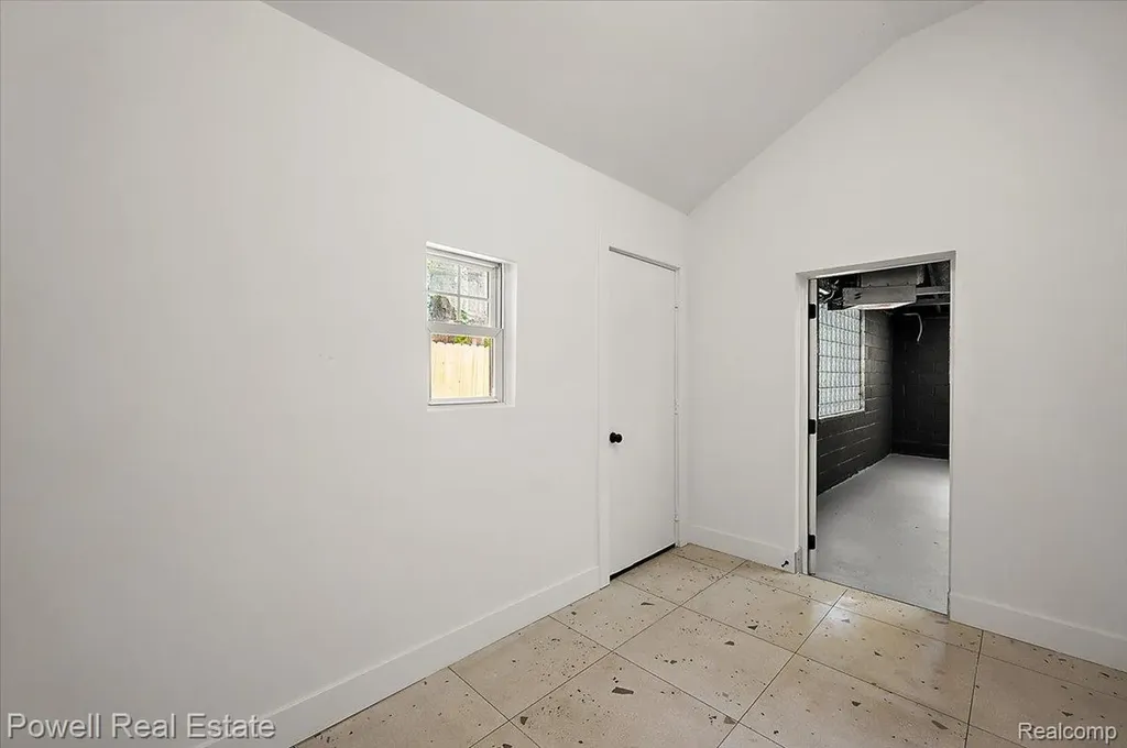6837 Hatchery Road Waterford Charter Township MI 48327