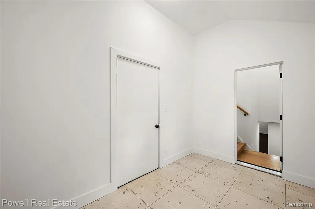 6837 Hatchery Road Waterford Charter Township MI 48327