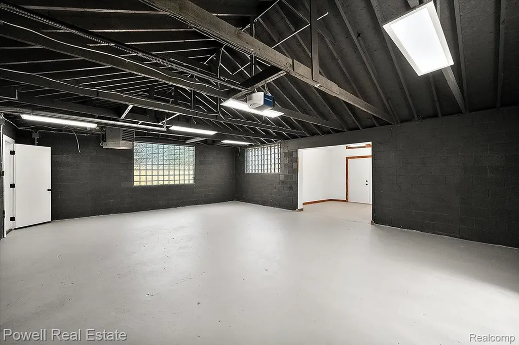 6837 Hatchery Road Waterford Charter Township MI 48327