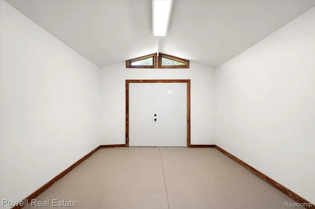 6837 Hatchery Road Waterford Charter Township MI 48327