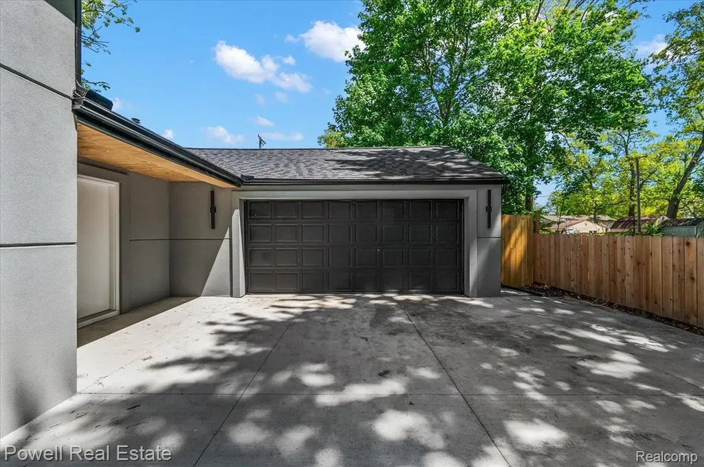 6837 Hatchery Road Waterford Charter Township MI 48327