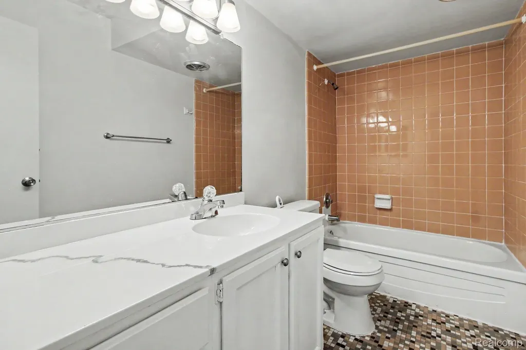 4214 Packard Street Pittsfield Charter Township MI 48108