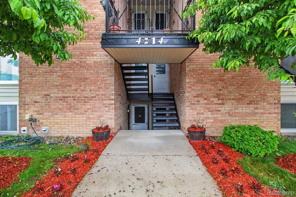 4214 Packard Street Pittsfield Charter Township MI 48108
