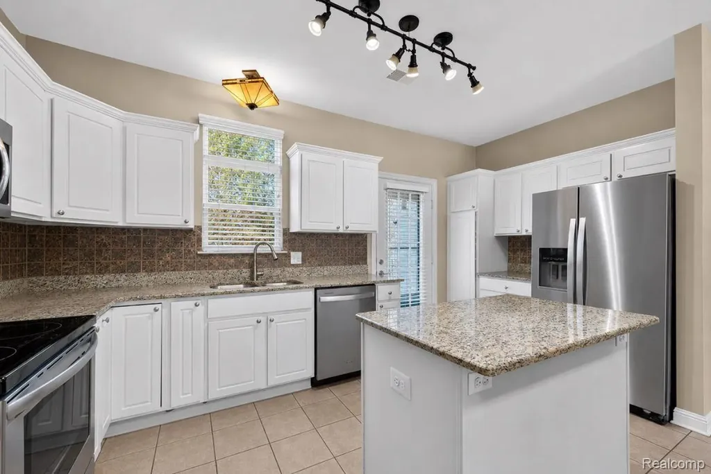 11693 Squiers Boulevard Utica City MI 48315