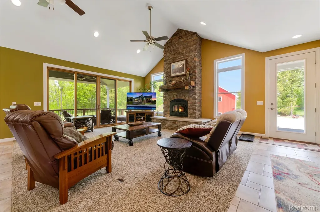 13085 Rohn Road Tyrone Township MI 48430