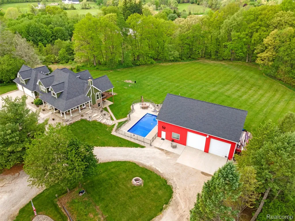 13085 Rohn Road Tyrone Township MI 48430
