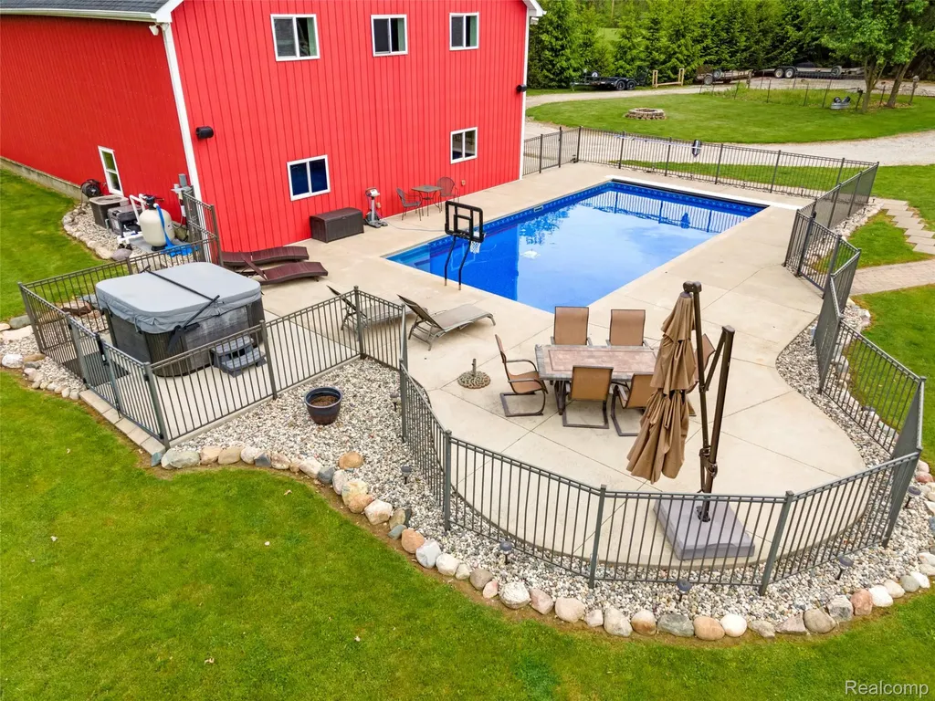 13085 Rohn Road Tyrone Township MI 48430