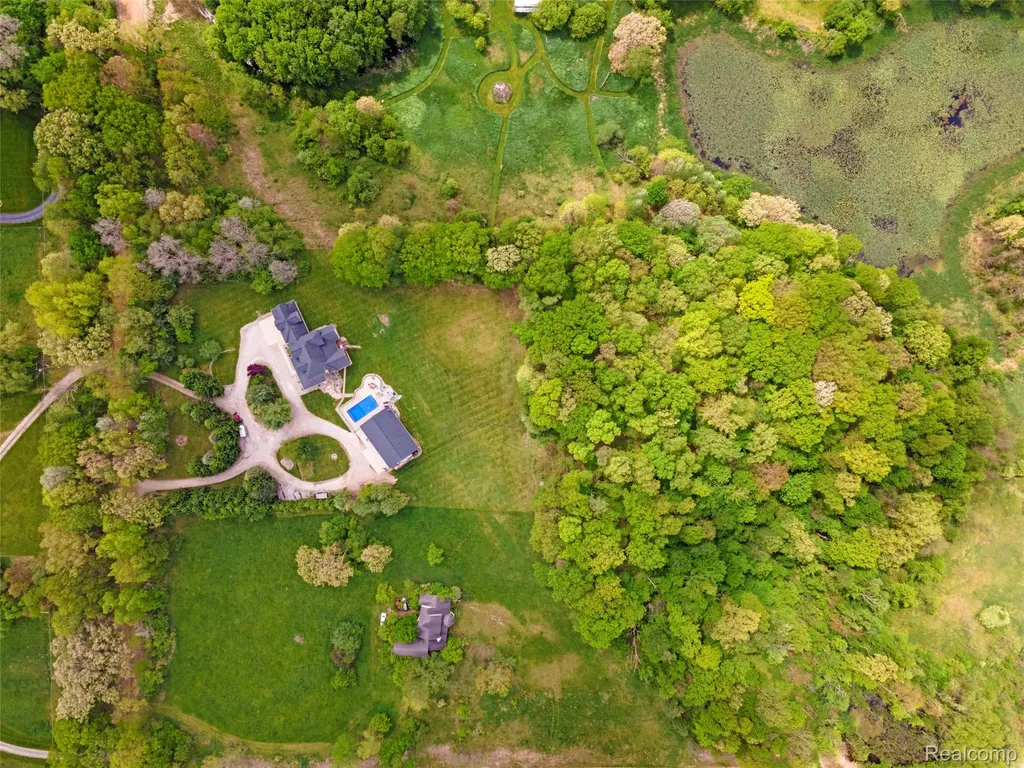 13085 Rohn Road Tyrone Township MI 48430