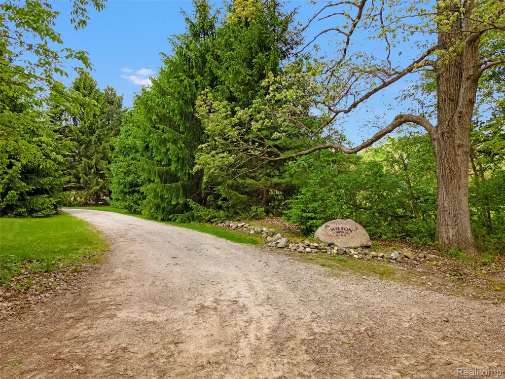13085 Rohn Road Tyrone Township MI 48430