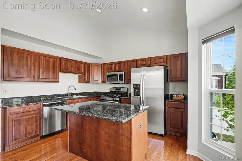 776 Paint Creek Drive Troy City MI 48085