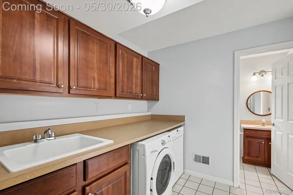 776 Paint Creek Drive Troy City MI 48085