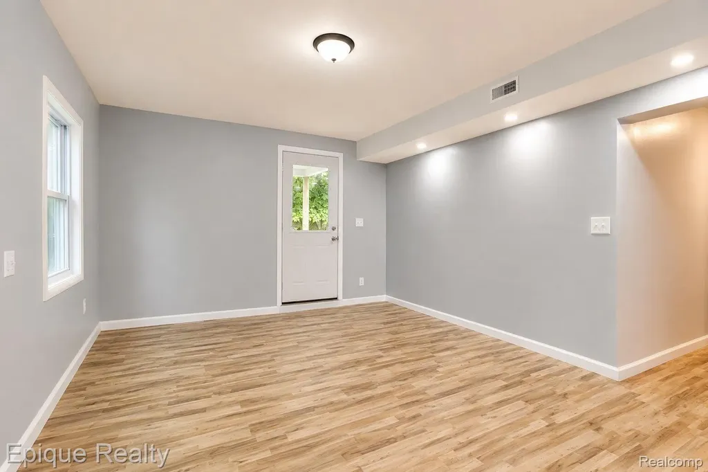 5649 Lapeer Road Kimball Township MI 48074