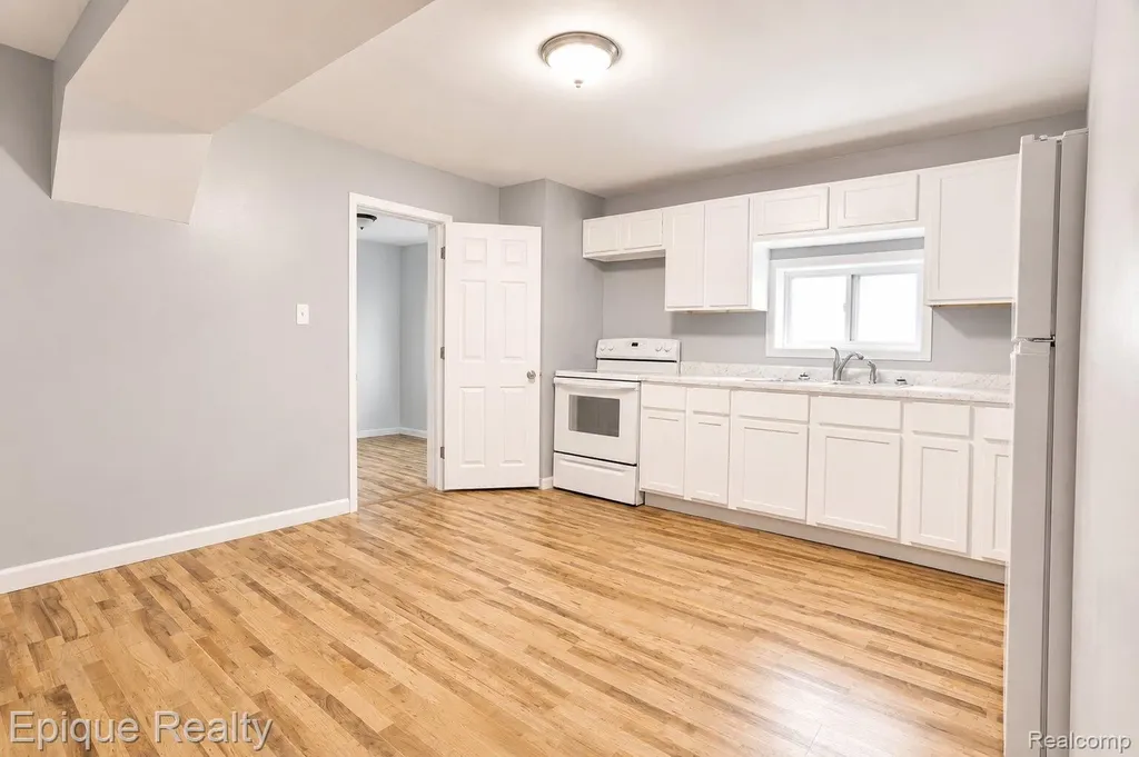 5649 Lapeer Road Kimball Township MI 48074