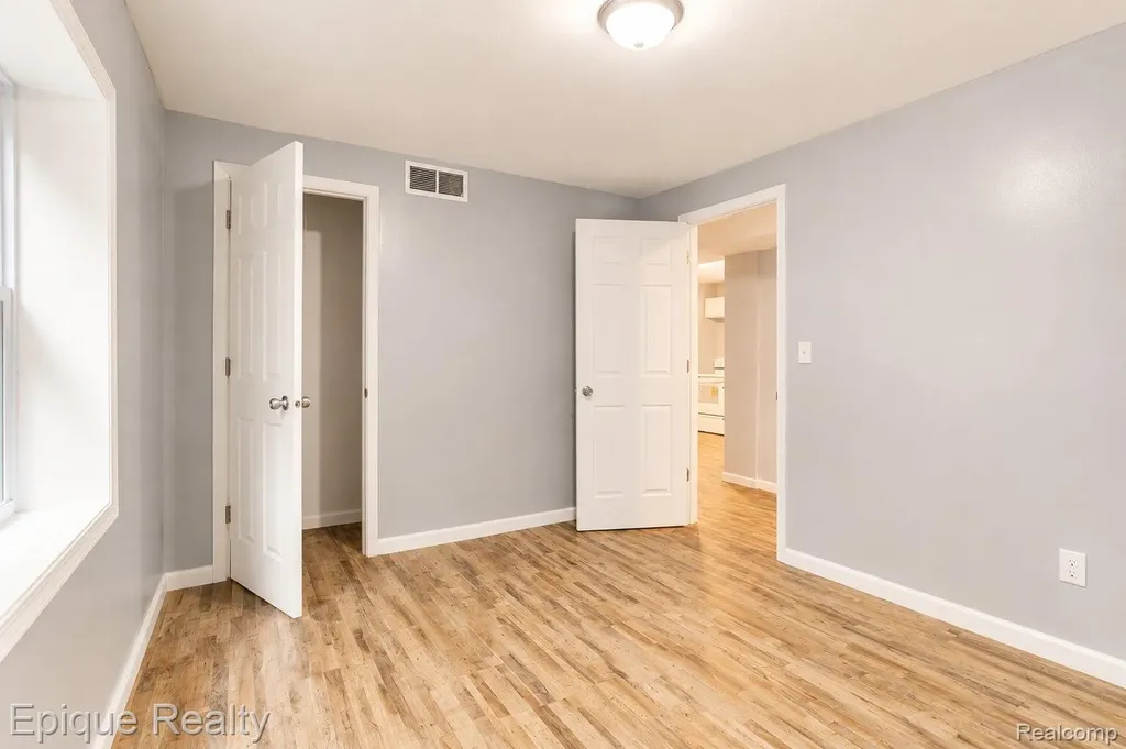 5649 Lapeer Road Kimball Township MI 48074