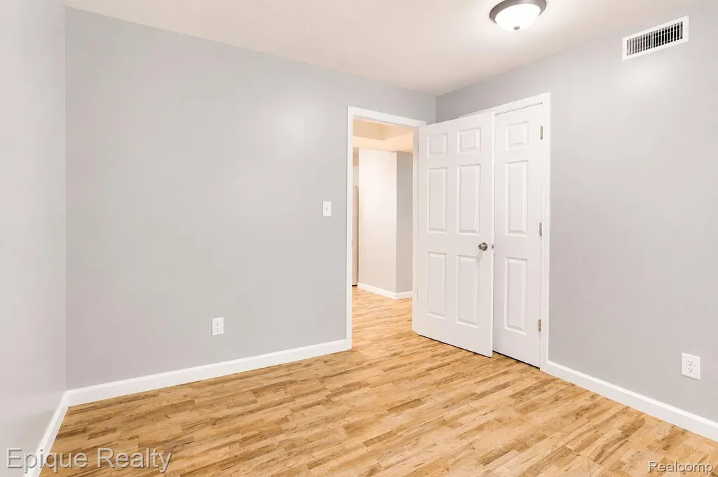 5649 Lapeer Road Kimball Township MI 48074
