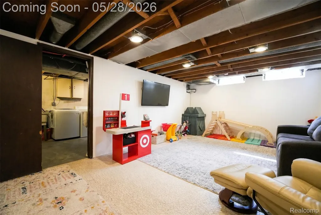 8941 Bristol Court Superior Charter Township MI 48198