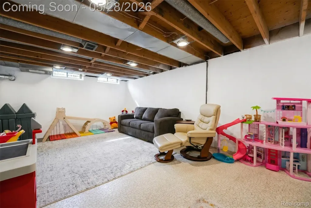 8941 Bristol Court Superior Charter Township MI 48198