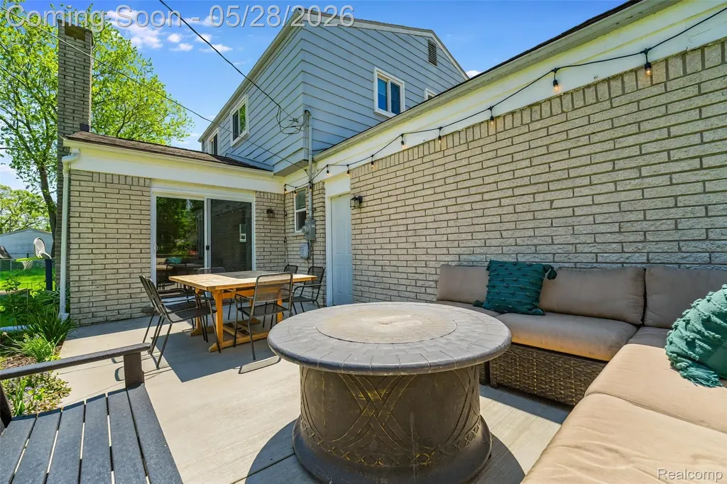8941 Bristol Court Superior Charter Township MI 48198
