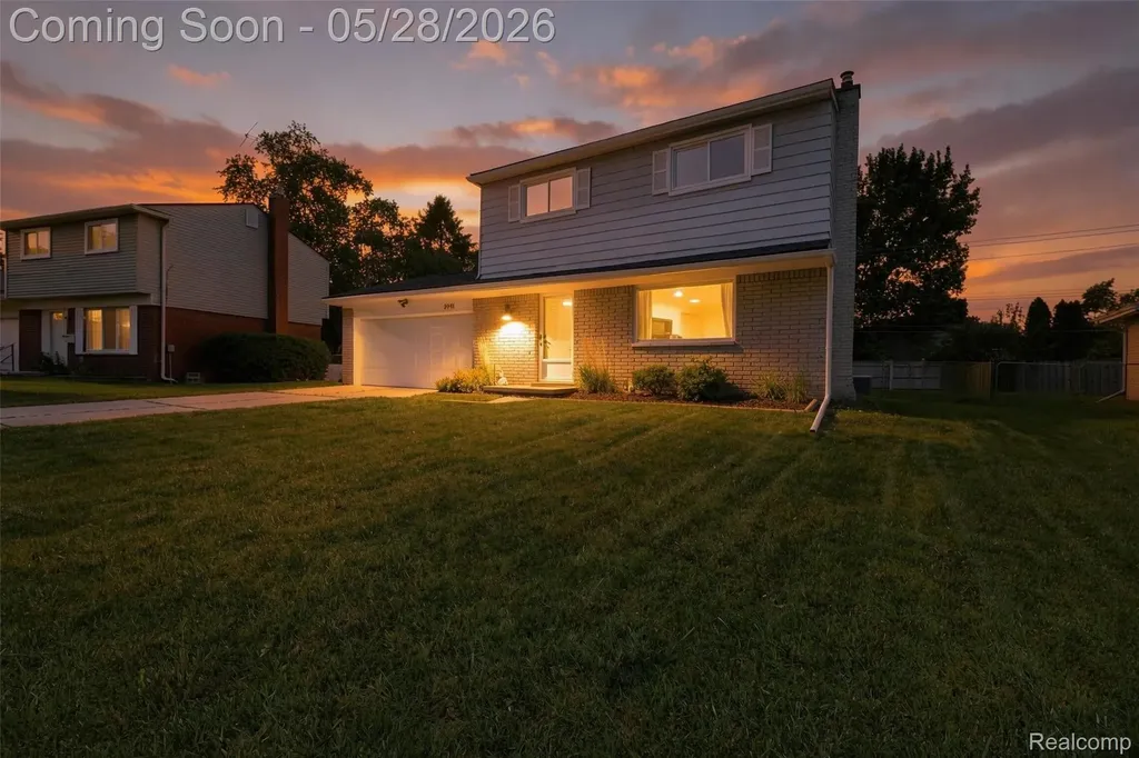 8941 Bristol Court Superior Charter Township MI 48198