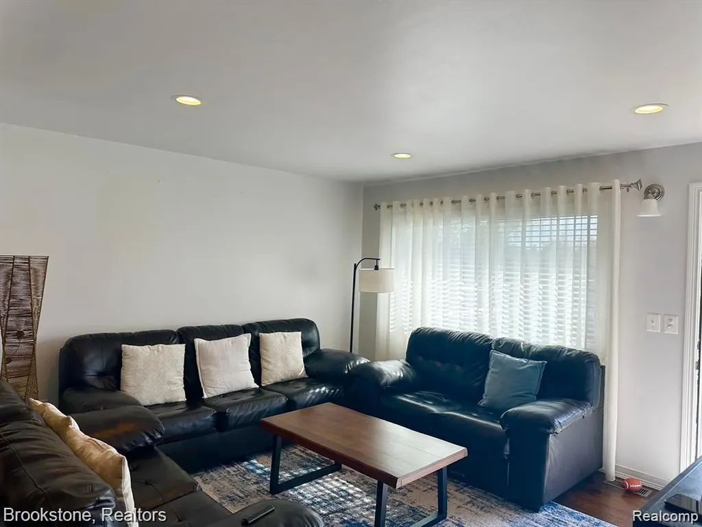 41371 Hamilton Drive Sterling Heights City MI 48313