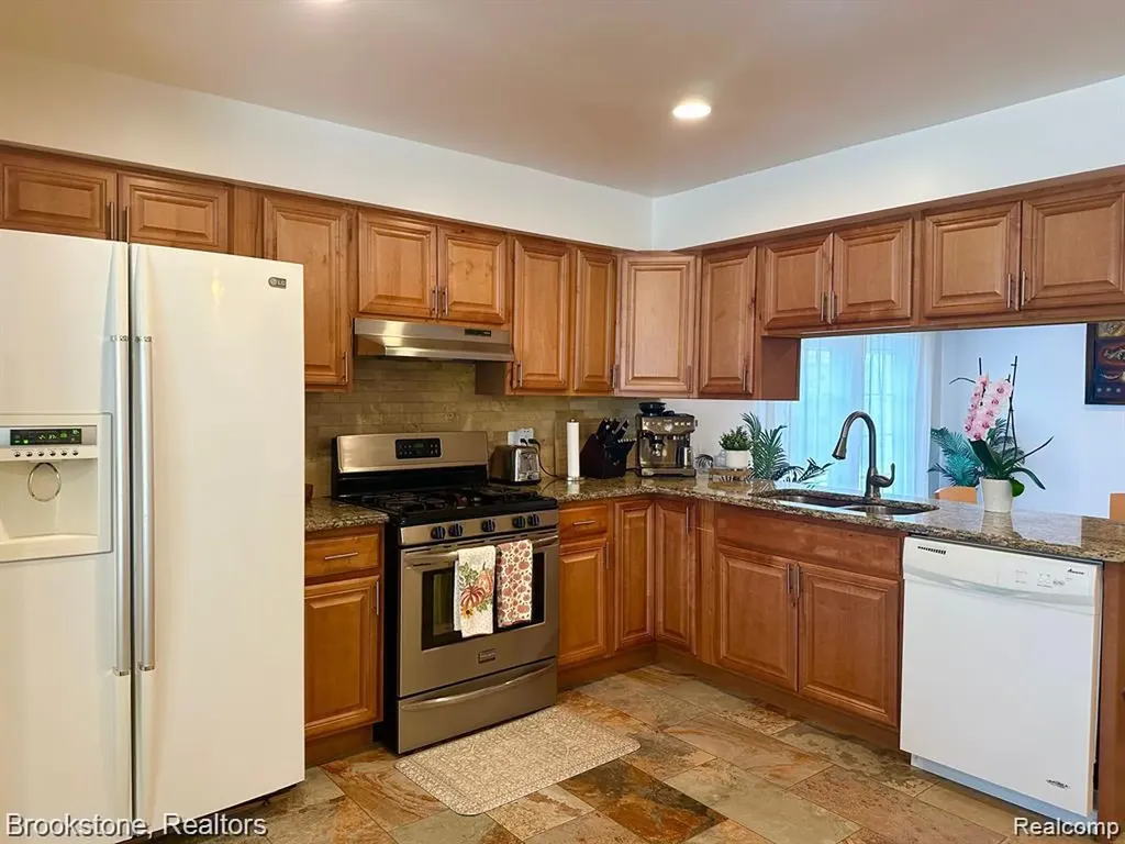 41371 Hamilton Drive Sterling Heights City MI 48313