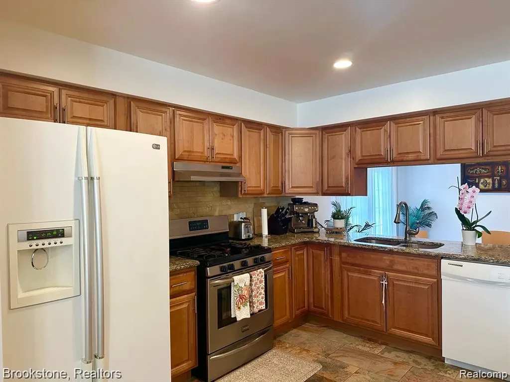 41371 Hamilton Drive Sterling Heights City MI 48313