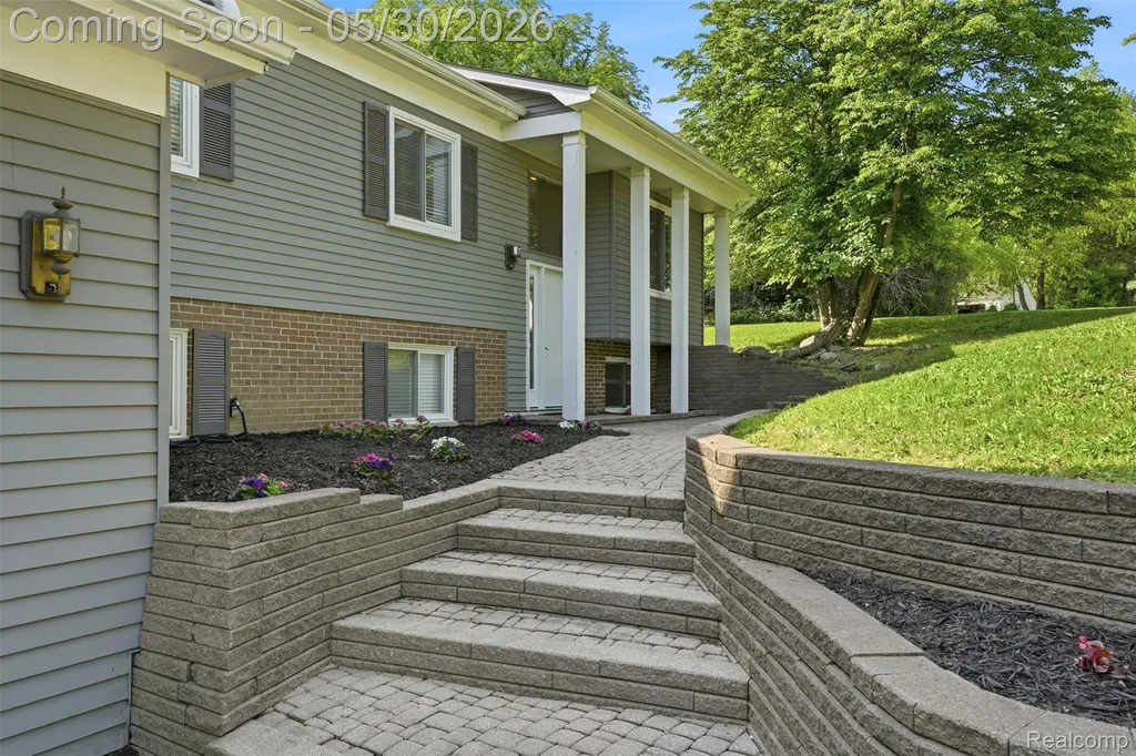 5620 Eastman Boulevard West Bloomfield Charter Township MI 48323