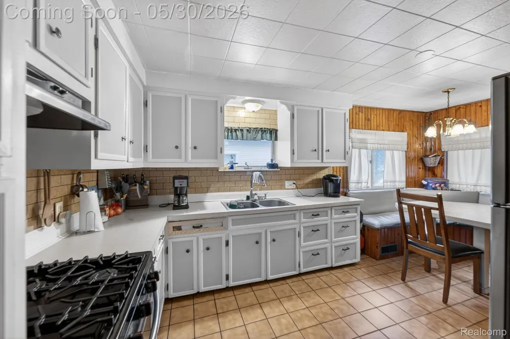 304 W Ridge Street Owosso City MI 48867