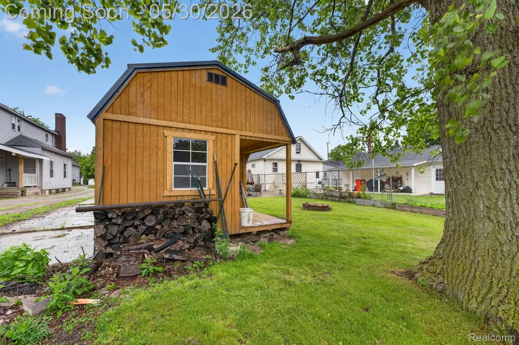 304 W Ridge Street Owosso City MI 48867